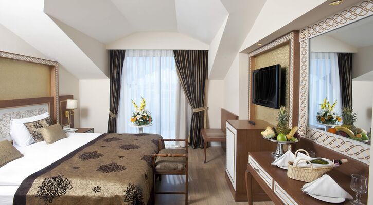 Crystal Palace Luxury Resort & Spa