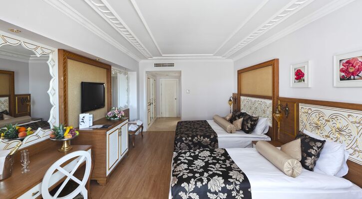 Crystal Palace Luxury Resort & Spa