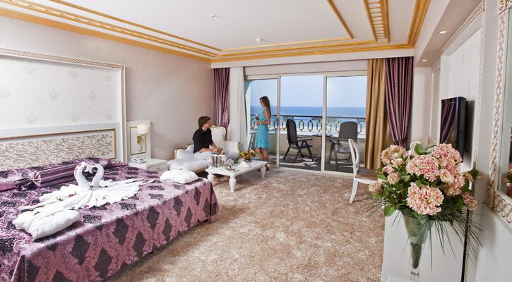 Crystal Palace Luxury Resort & Spa