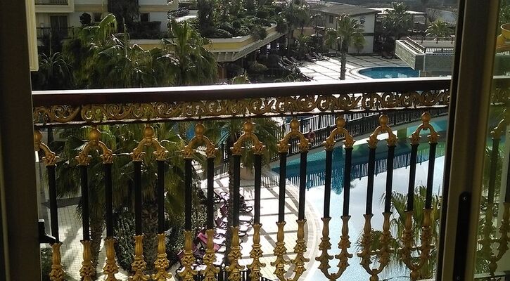 Crystal Palace Luxury Resort & Spa