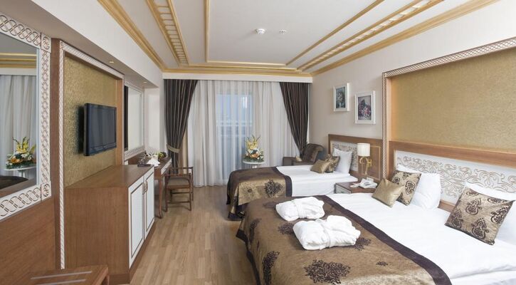 Crystal Palace Luxury Resort & Spa