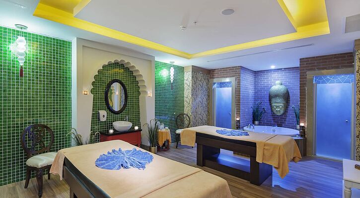 Crystal Palace Luxury Resort & Spa