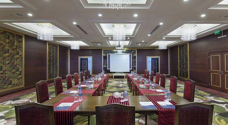 Crystal Palace Luxury Resort & Spa