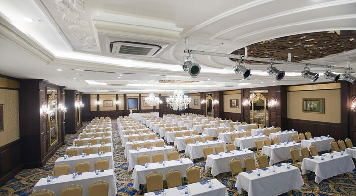 Crystal Palace Luxury Resort & Spa