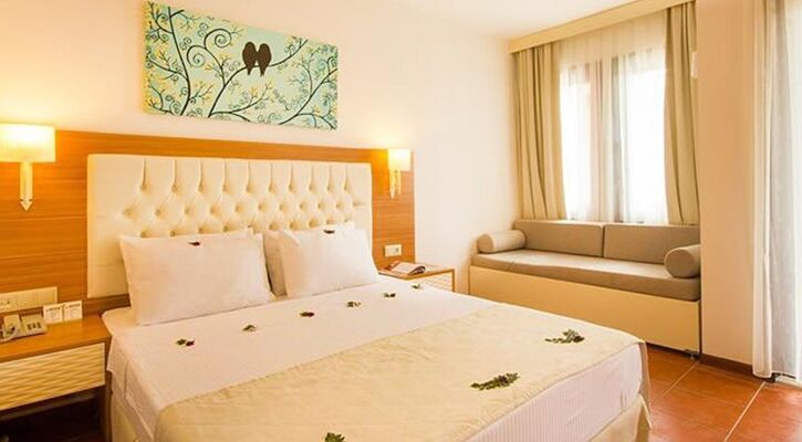 Sun City Hotel Beach & Club