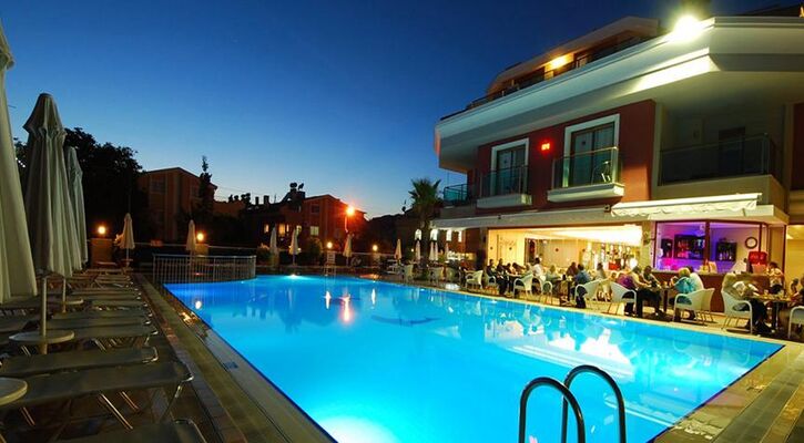 Monna Roza Beach Resort Hotel