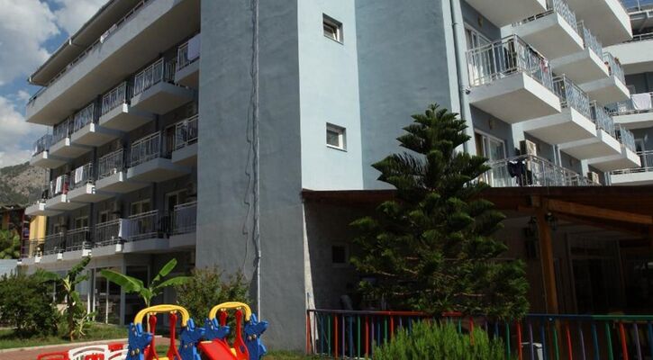 Monna Roza Beach Resort Hotel