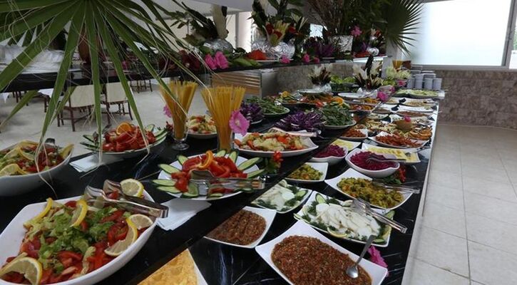 Monna Roza Beach Resort Hotel