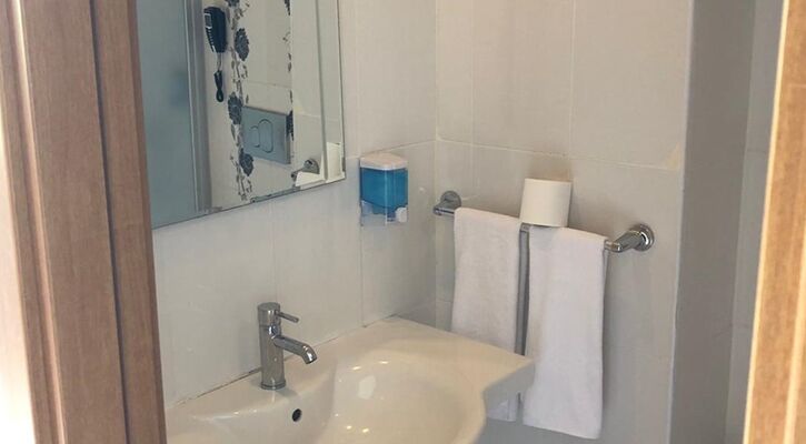 Monna Roza Beach Resort Hotel