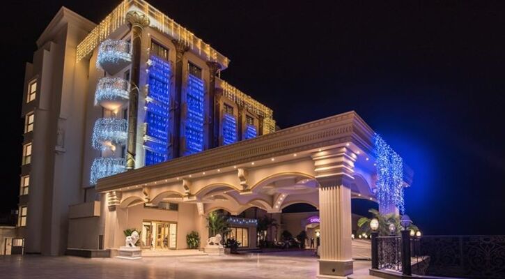 Les Ambassadeurs Hotel