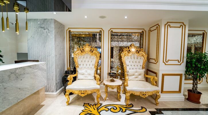 Les Ambassadeurs Hotel