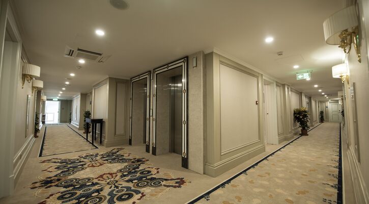 Les Ambassadeurs Hotel