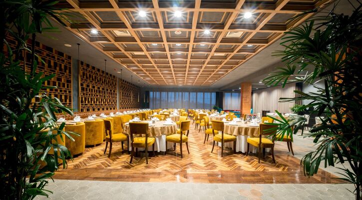 Les Ambassadeurs Hotel