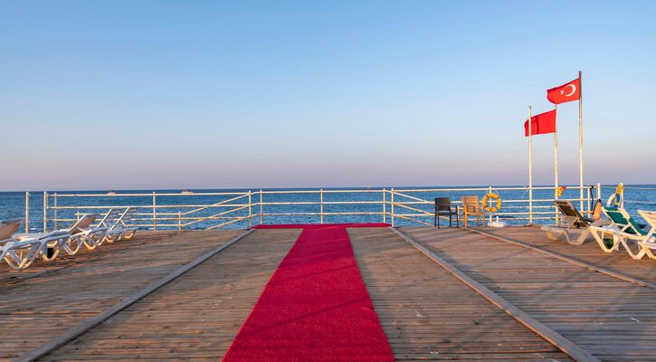 Euphoria Palm Beach Resort
