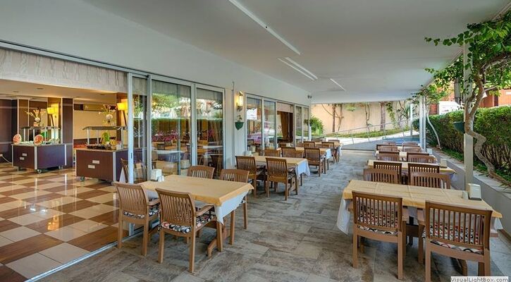 Akalia Suite Hotel & Spa