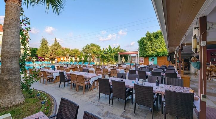 Akalia Suite Hotel & Spa