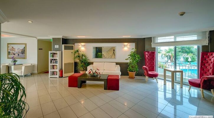 Akalia Suite Hotel & Spa
