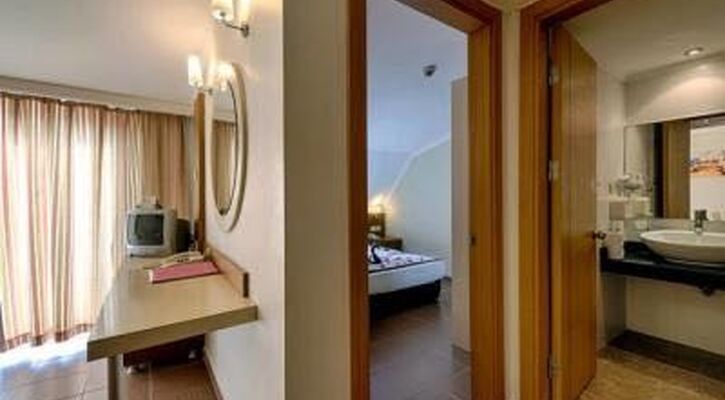 Akalia Suite Hotel & Spa