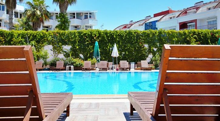 Side Legend Hotel & Spa
