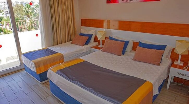 Side Legend Hotel & Spa