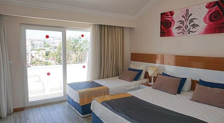 Side Legend Hotel & Spa