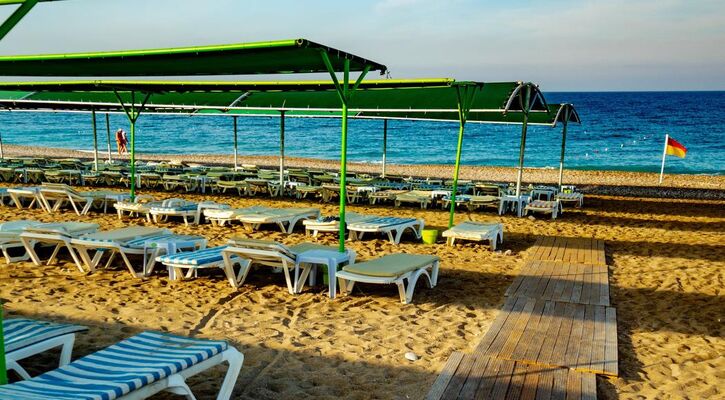 Throne Beach Resort & Spa