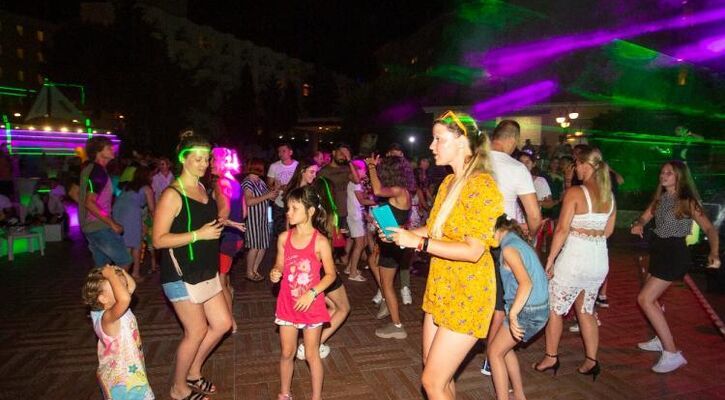 Beach Clup Doğanay Hotel
