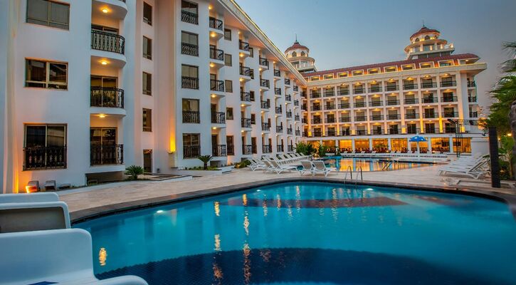 Blue Marlin Deluxe Spa & Resort