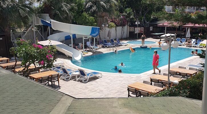 Akalia Suite Hotel & Spa