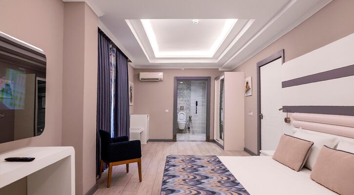 Blue Marlin Deluxe Spa & Resort