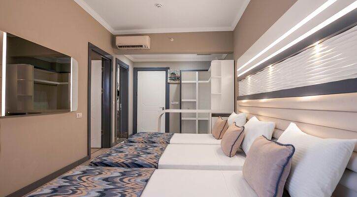 Blue Marlin Deluxe Spa & Resort