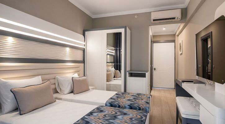 Blue Marlin Deluxe Spa & Resort
