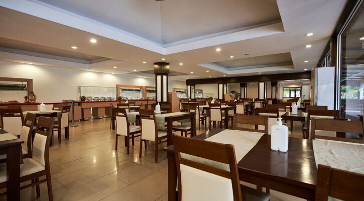 Luca Beach Hotel