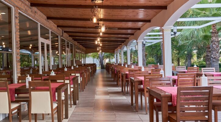 Luca Beach Hotel