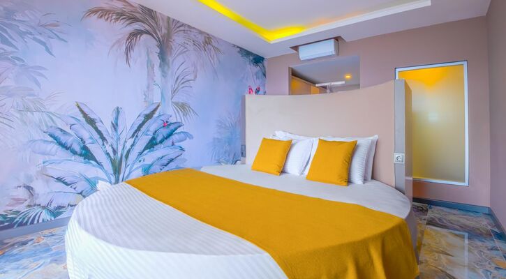 Feniks Hotel