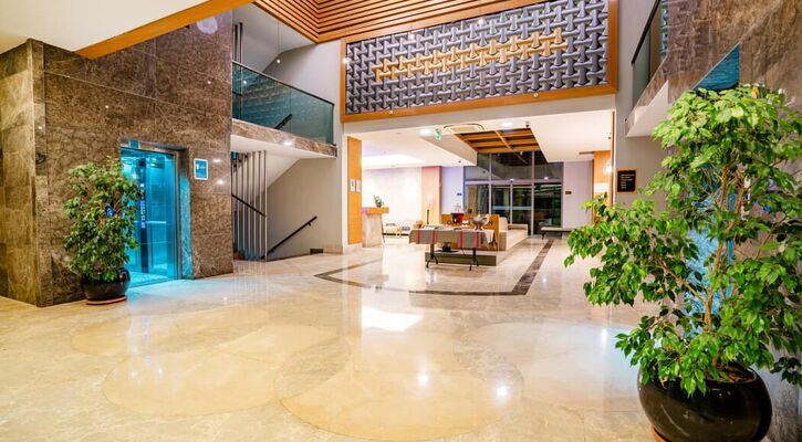 Orfeus Queen Hotel