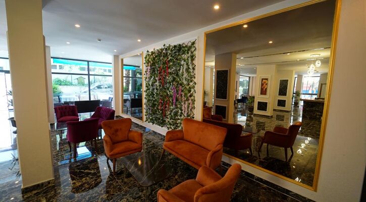 Risus Park Hotel