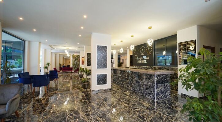 Risus Park Hotel