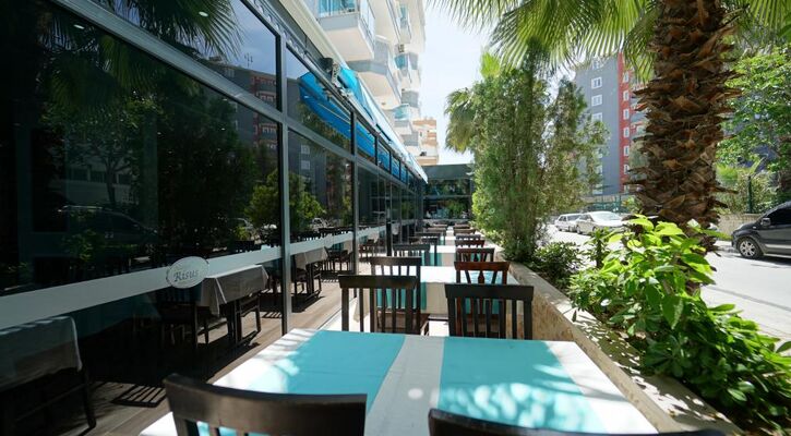 Risus Park Hotel