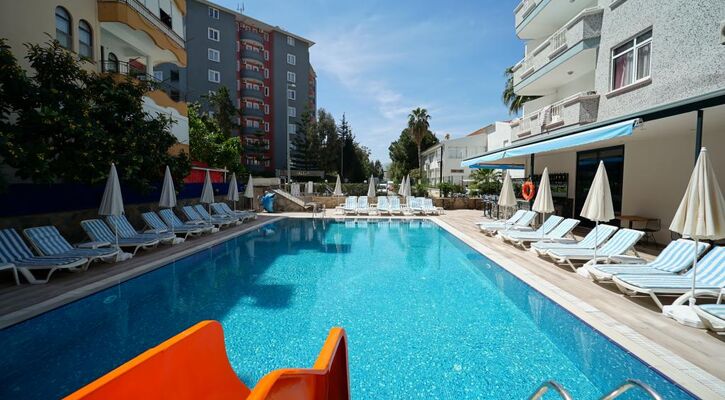 Risus Park Hotel