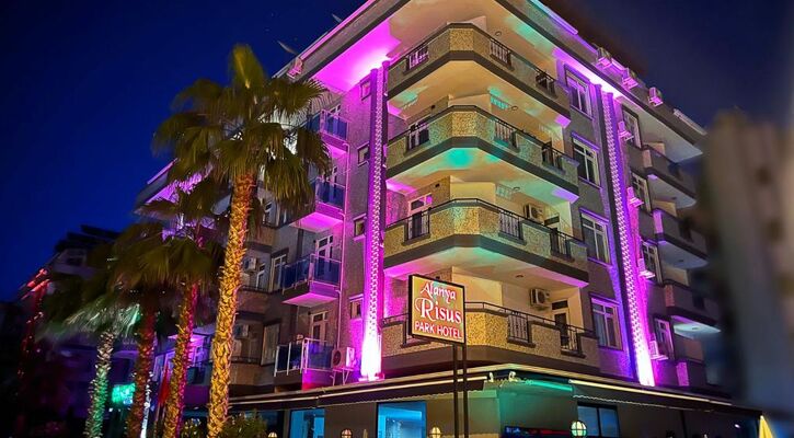 Risus Park Hotel
