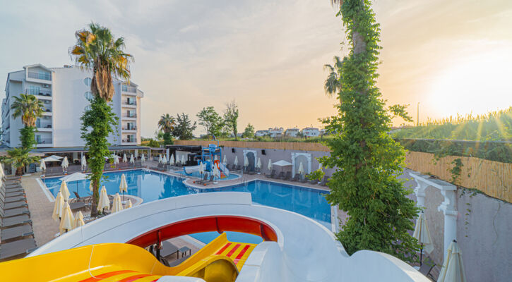 Q Ella Beach Hotel