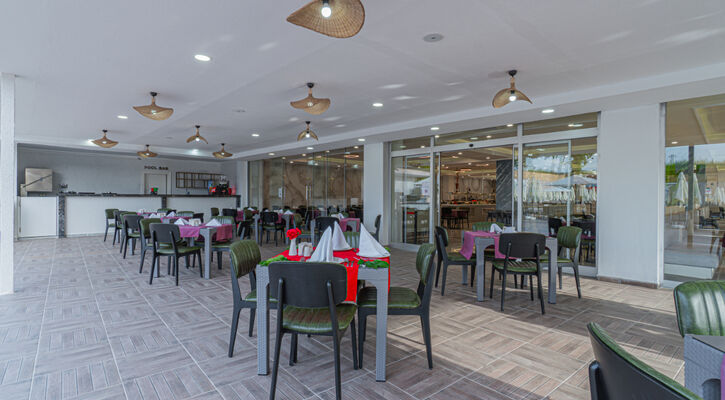 Q Ella Beach Hotel