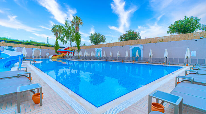 Q Ella Beach Hotel