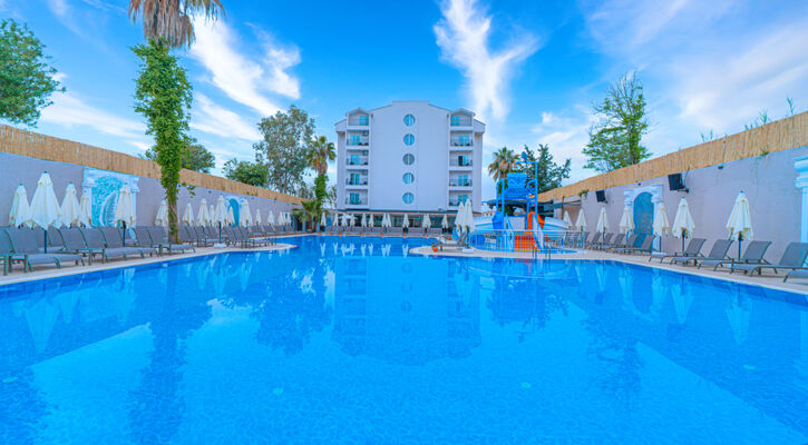 Q Ella Beach Hotel