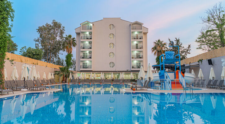 Q Ella Beach Hotel