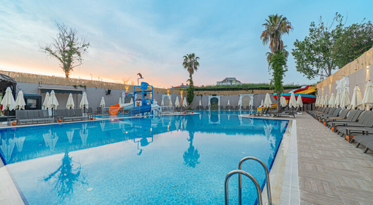 Q Ella Beach Hotel