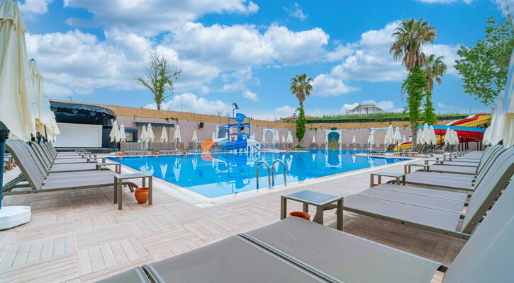 Q Ella Beach Hotel