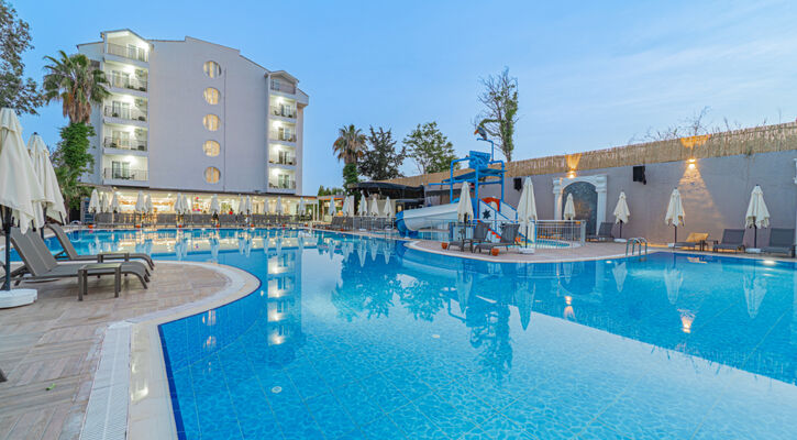 Q Ella Beach Hotel