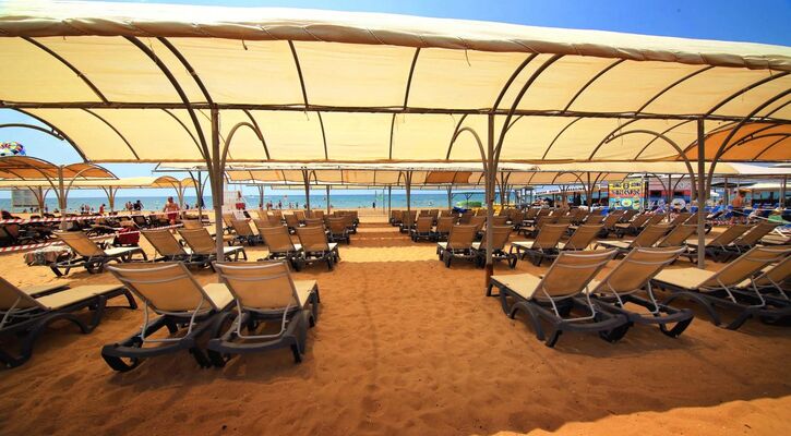 Q Ella Beach Hotel